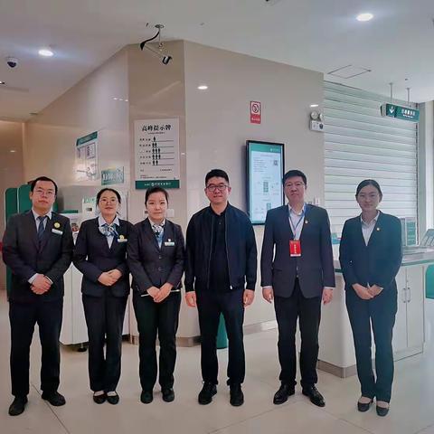 关怀备至 情暖人心-乌鲁木齐兵团分行党委委员、副行长李庆泽同志慰问常州路兵团支行员工