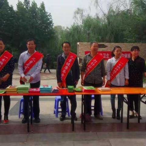 城镇卫生服务中心为辖区内65岁以上老年人进行免费健康体检