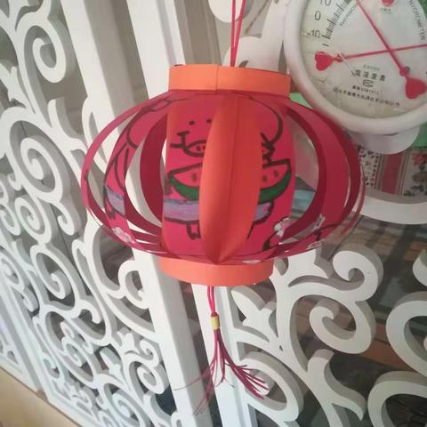 大红灯笼高高挂
