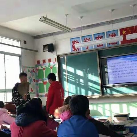 送教下乡惠及乡村，专家团队悉心指导。—“国培计划（2018）”隆德县送教下乡培训（中学语文组）