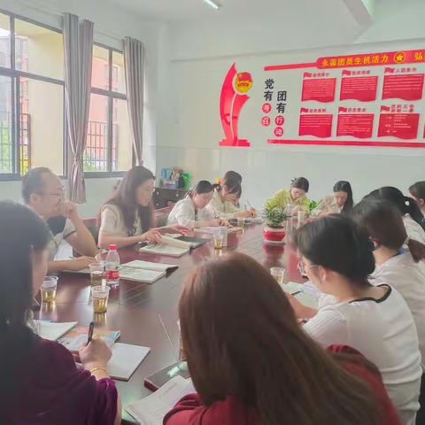 万源明达学校“语文主题学习”入校教研活动