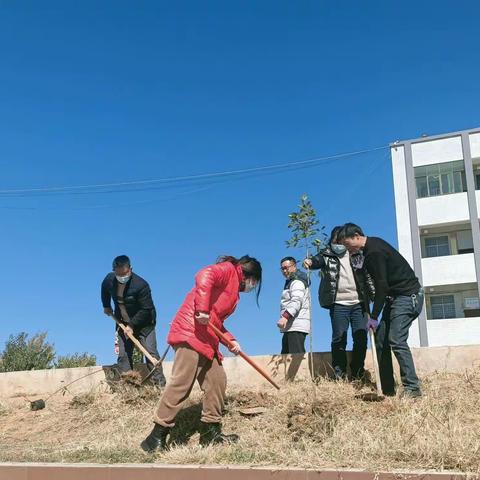 牛棚第二中学2023年春季义务植树活动