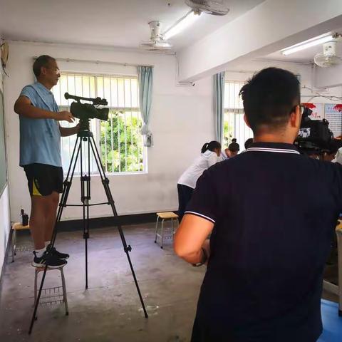 钟洁瑜老师参加2021年广东省中小学教师教学能力大赛高中英语学科竞赛——有竭尽全力地付出，也有满满的收获。