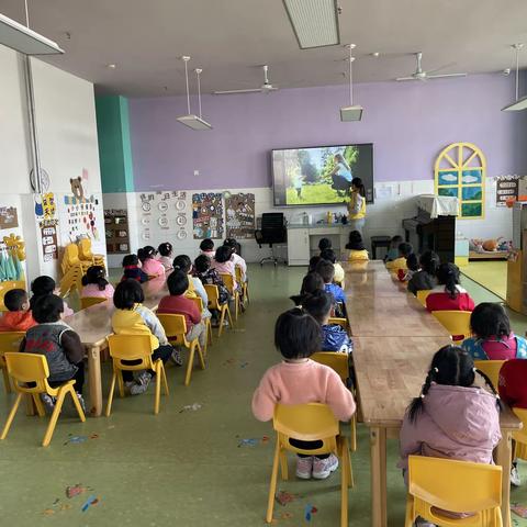 【莒县沭河小学幼儿园】“童心三八节，温暖三月天”三八节系列活动