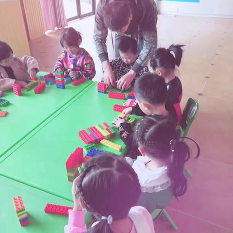 爱心幼儿园感恩节文艺汇演