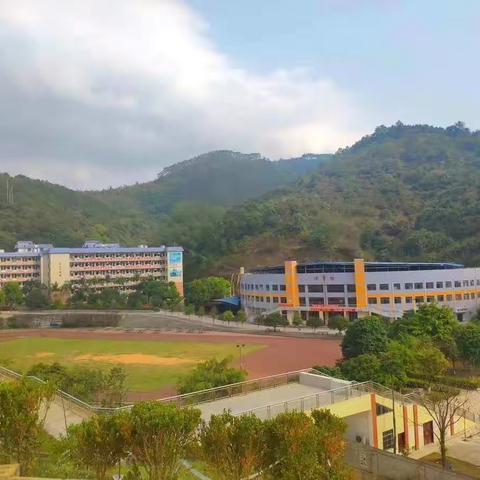 奋斗的青春最美丽                            ——天高高三学子停课不停学