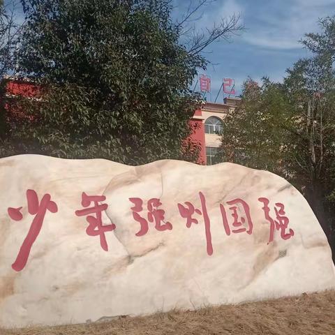 为了艺术梦想  双休日里正忙