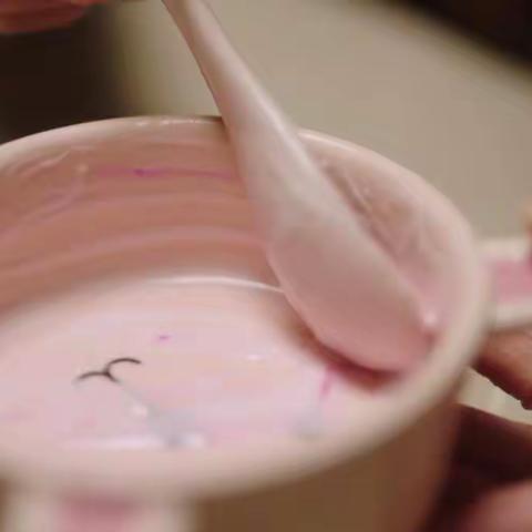 赤峰红旗中学“浪费可耻，节约为荣”公益广告展播