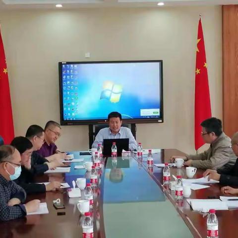 赤峰红旗中学理论学习中心组开展“铸牢中华民族共同体意识”专题学习研讨