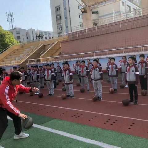 创新教育科研，实现优质均衡——瑶海区小学体育骨干联盟暨李亚琼名师工作室教研活动