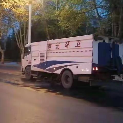 三看三比勇争先｜昼夜洒扫 润空除尘