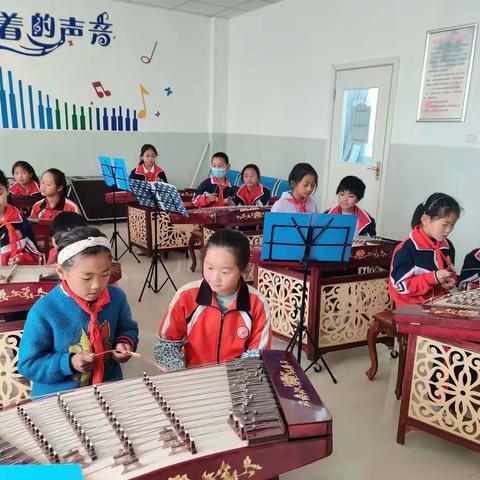 社团活动展风采 兴趣发展促成长——杨琴社团