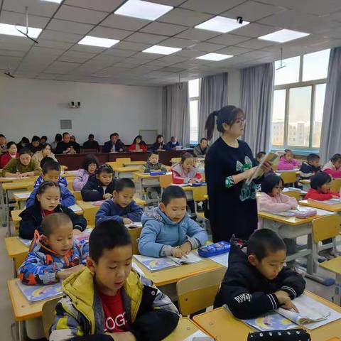 聚焦学习任务群，构建单元整体教学