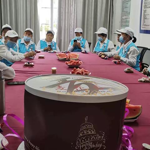 庆祝“母亲节”在琼中湿地公园做环保宣传