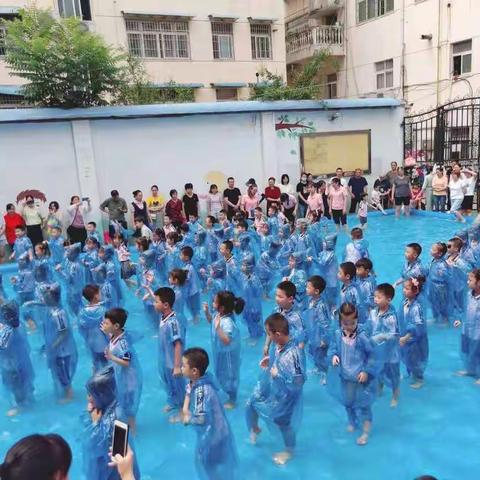 泡沫之夏，水上狂欢—世纪彩虹幼儿园亲子活动