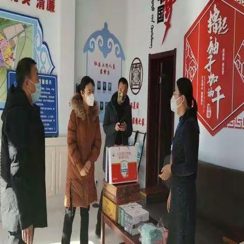 【巴彦社区】联合党委成员单位第二小学对我社区一线防控人员进行慰问