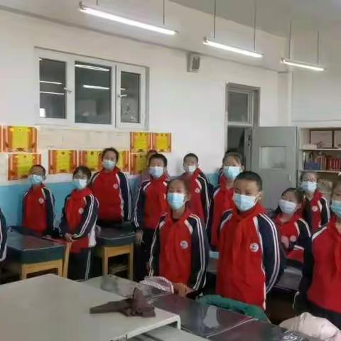 结对书信手拉手，纸短情长心连心—乌鲁木齐122小学与广西桂林飞凤小学开展手拉手传书信活动