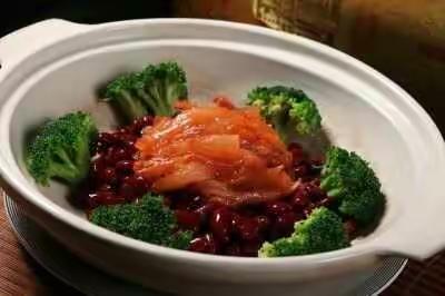 安正学校安绿家菜馆的精典菜品展示