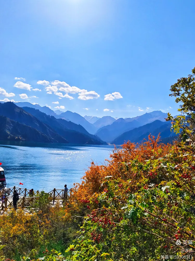 新疆9月天山天池