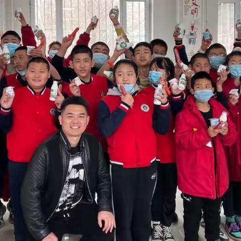 青春在抗疫中闪光