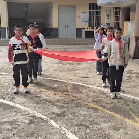 石山嘴小学“开学第一课”简讯