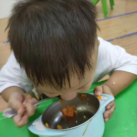 山立花园幼儿园小二班第一周日常美篇