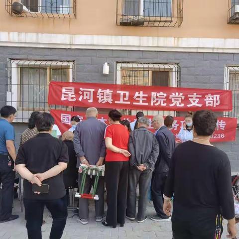 党建引领，不用跑，家庭医生签约服务进家门