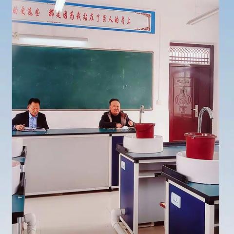 以“研”促教，“语”你同行——实验中学八年级语文组教研活动
