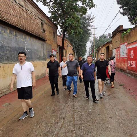 县人大主任韩培涛到南徐村乡调研雨后受灾情况