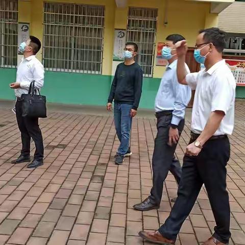 藤州镇党委书记李培川莅临藤州三中进行禁毒宣传讲座