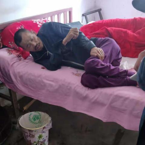 涓滴之水成海洋，颗颗爱心变希望！