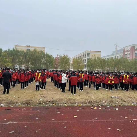 百舸争流齐奋进 榜样引领勇争先丨崇文中学九年级举行期中表彰大会