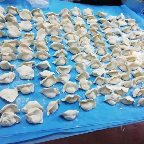 冬至吃骨二科饺子送温暖送真情