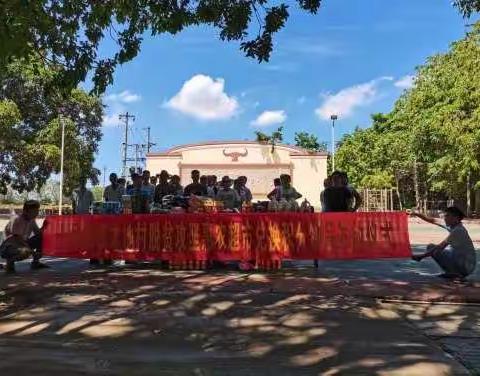 才地惠农超市开 贫困群众笑颜来