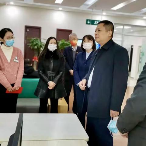 王庄同志及乌鲁木齐兵团分行党委班子成员开展年末走访慰问