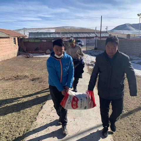 家访有爱，情暖寒冬