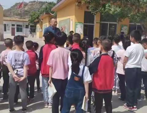 防震意识强   安全伴我行