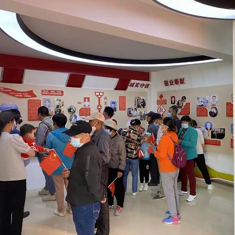 【红色物业】  党建引领“红物业”  ，         按响红色“快捷键”