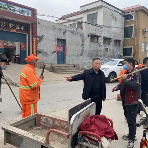 新乡县城市管理局开展人居环境整治帮扶活动（第一天）