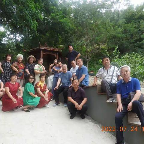 欢聚在大山深处