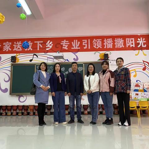 一片真情学之韵   ，       送来教中新理念