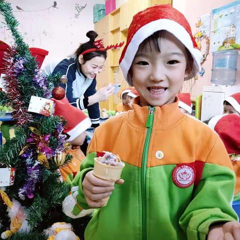 爱儿堡幼儿园晨星班圣诞节🎄活动