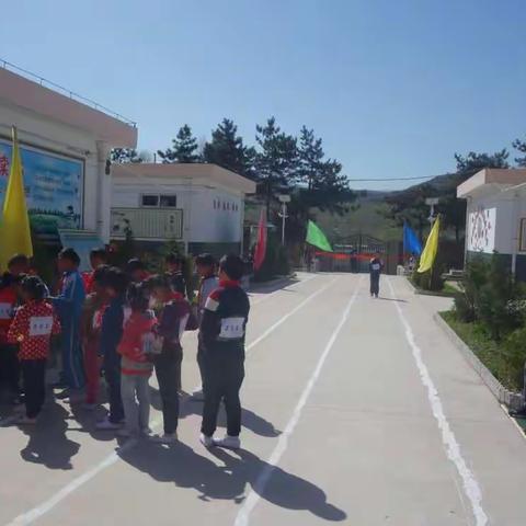 峡滩小学2019年春季运动会暨趣味运动会