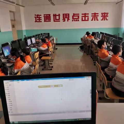 智能红绿灯——唐山市第二十中学arduino社团活动