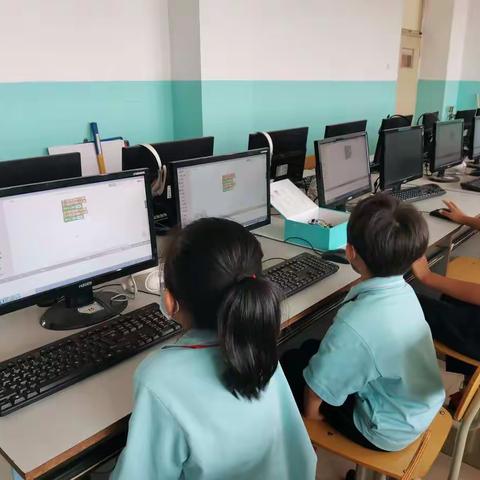 眨眼的萝卜兔——唐山市第二十中学信息技术社团活动