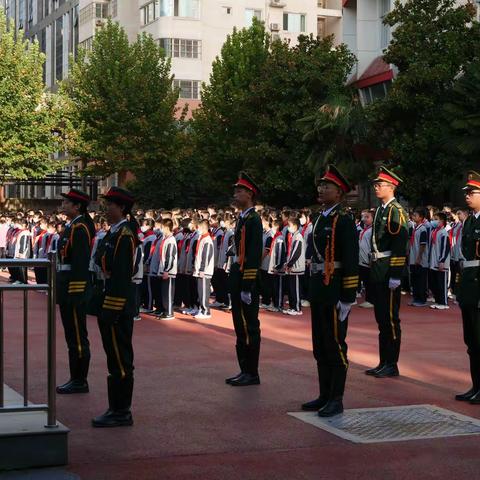 “感恩老师，成长自我”西安市育才中学举行第二周主题升旗仪式简报