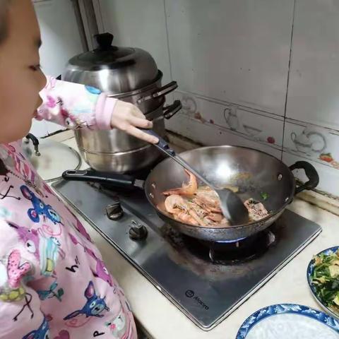 蜊江小学五年级四班劳动验证之炒菜