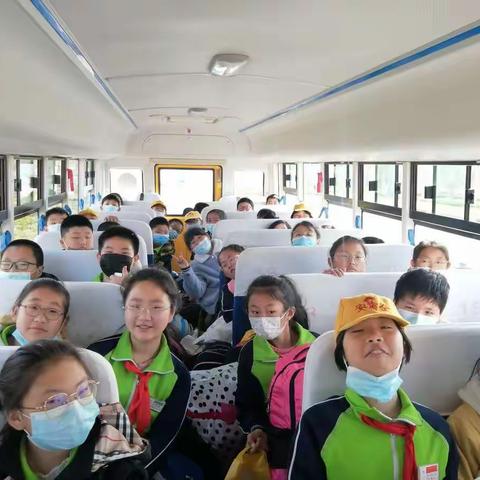 我们在实践基地的欢乐生活！