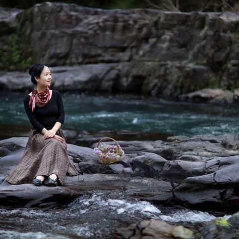 伊人溪畔 私语浅唱