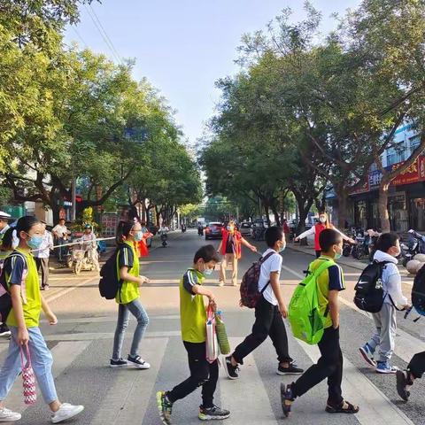 美好家园，你我共建，兴安小学三、三班值勤风彩展示